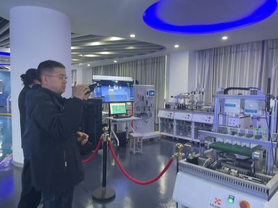 吳小平副院長一行赴蘇州研討微納與智能制造教育部工程研究中心建設規(guī)劃